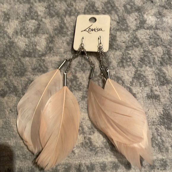 Earring - Picture 2 of 4